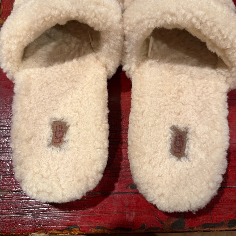 UGG Cream Shearling Slide Slippers with Red Accent Stitching - Picture 3 of 6